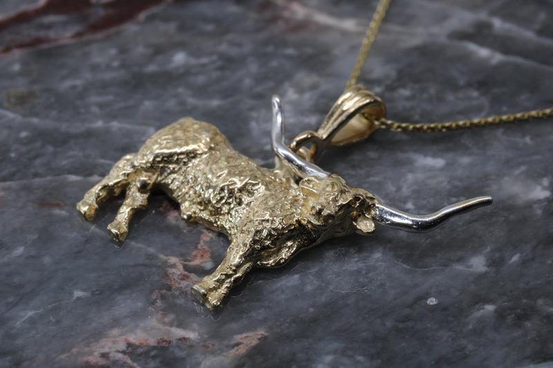 Medium Longhorn Necklace with Texas Longhorn made in Solid 14kt gold