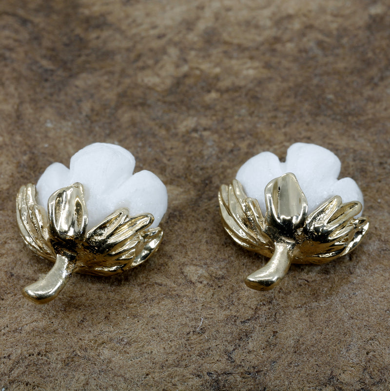 Matching Set of Cotton Boll Necklace And Stud Earrings in Yellow Gold