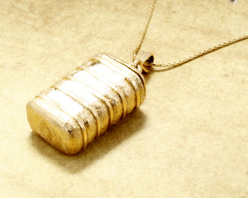 Agrijewelry has coton boll jewelry for the cotton farmer's wife