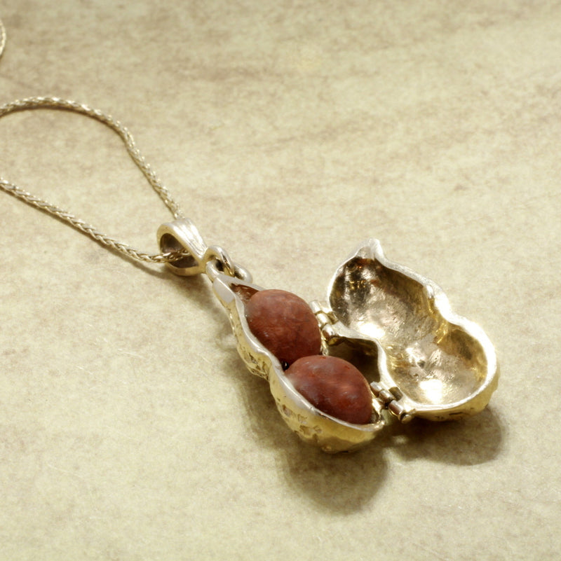 Agrijewelry has coton boll jewelry for the cotton farmer's wife