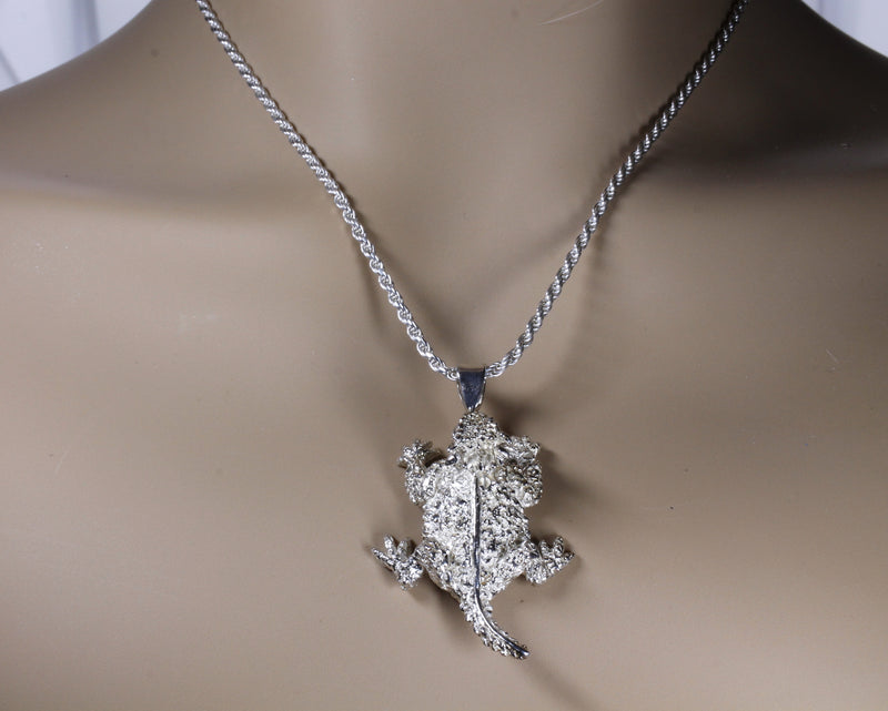 Agrijewelry has coton boll jewelry for the cotton farmer's wife