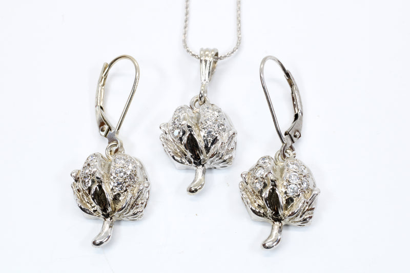 Set of Diamond Cotton Boll Necklace and Earrings in White Gold