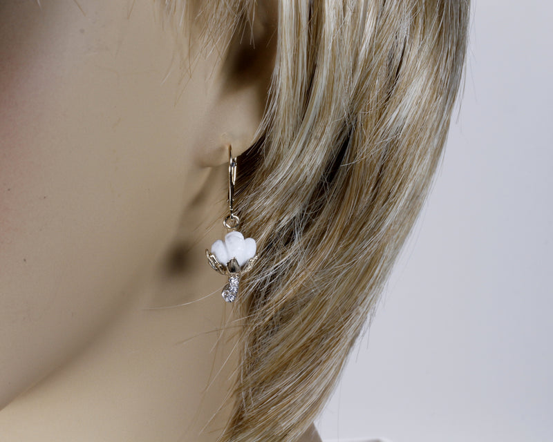 Cotton Boll Necklace And Dangle Earrings with Diamonds in Yellow Gold