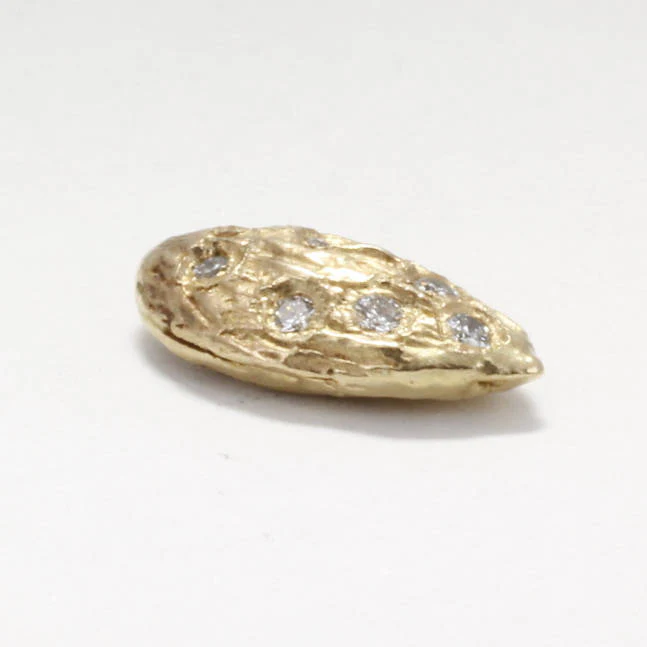 How wide is the almond tie tack?