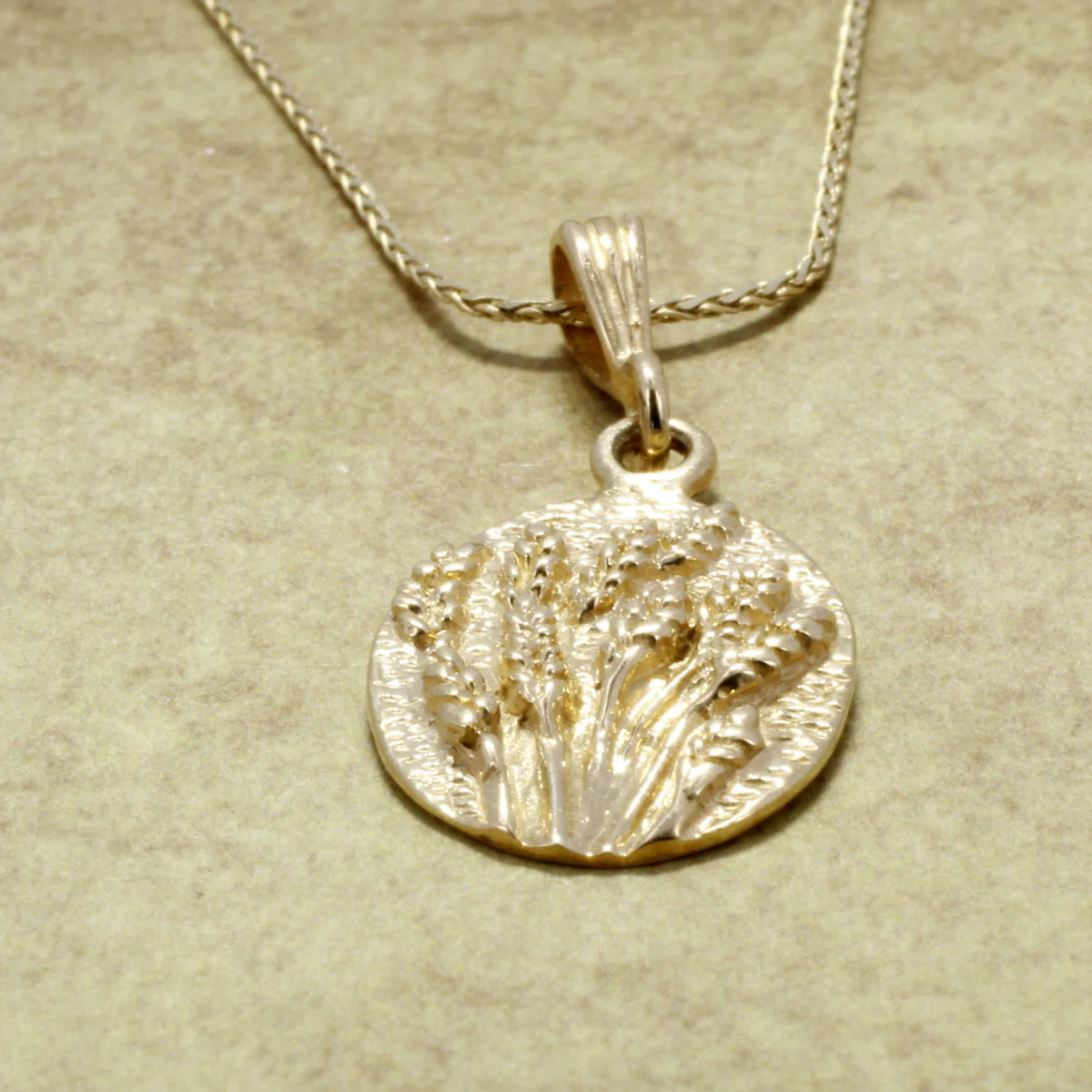 How can you tell if a gold rope necklace is real?