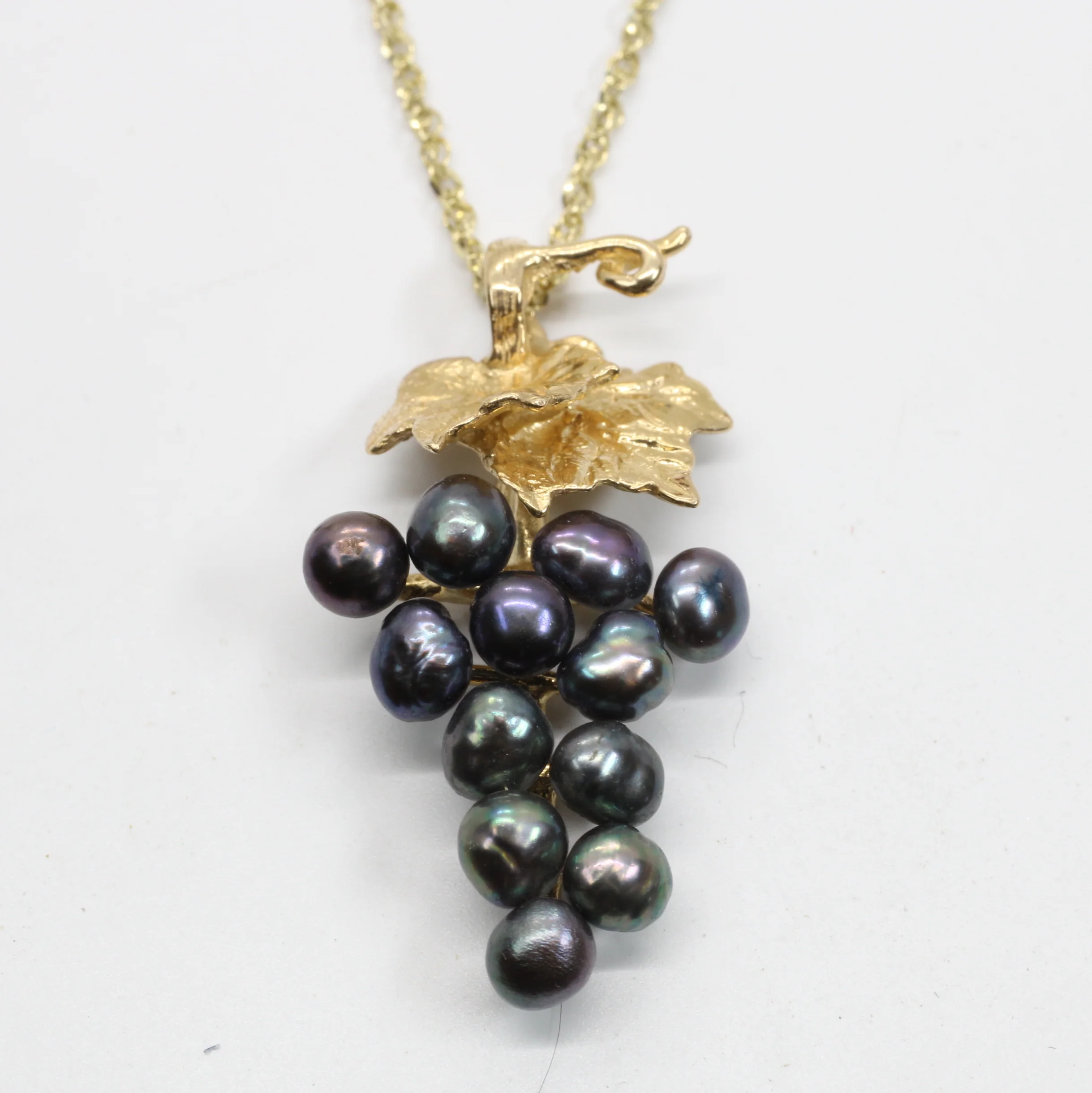 How to identify a vintage pearl necklace?