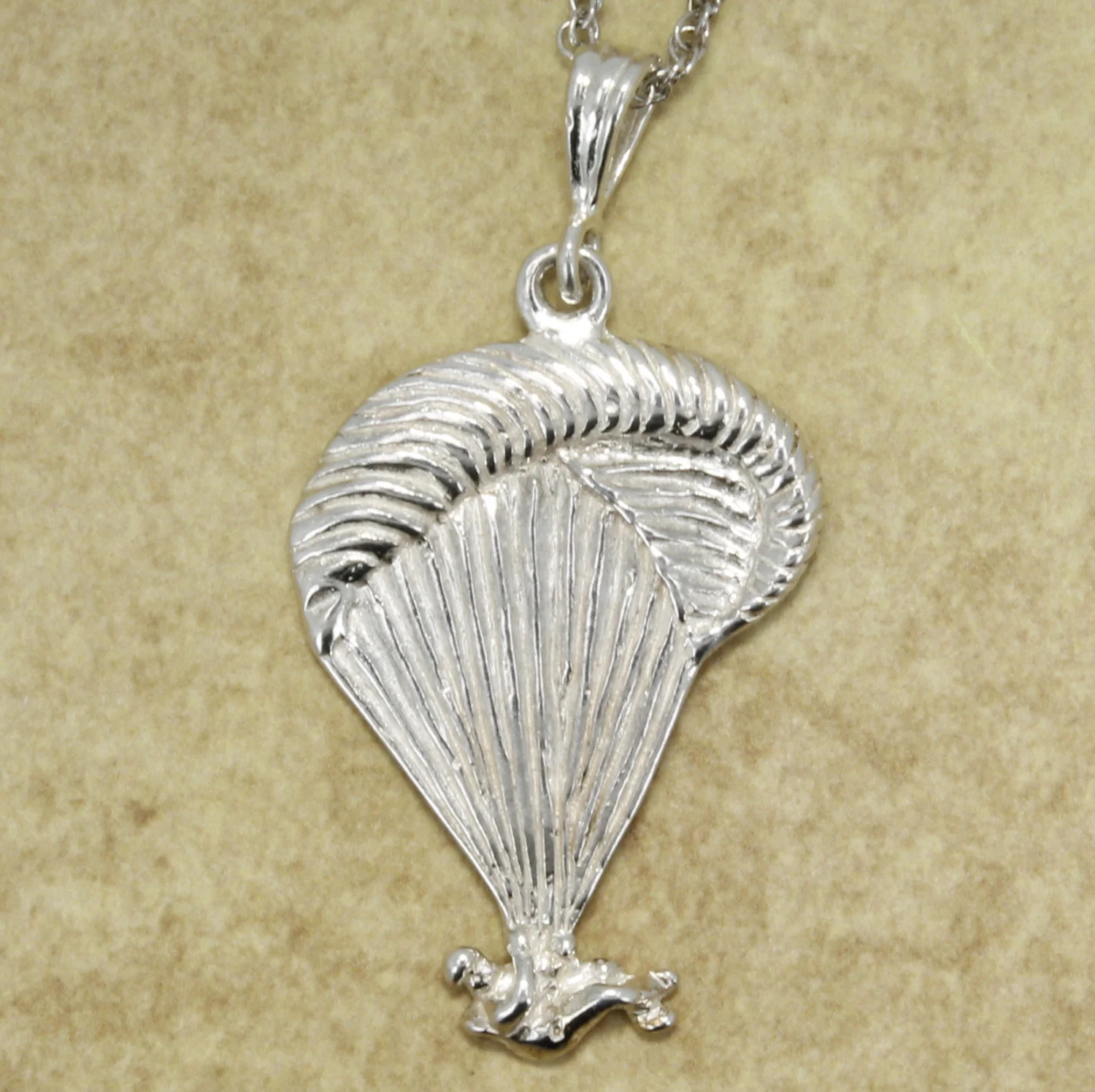 How can you tell if 925 sterling silver is real?