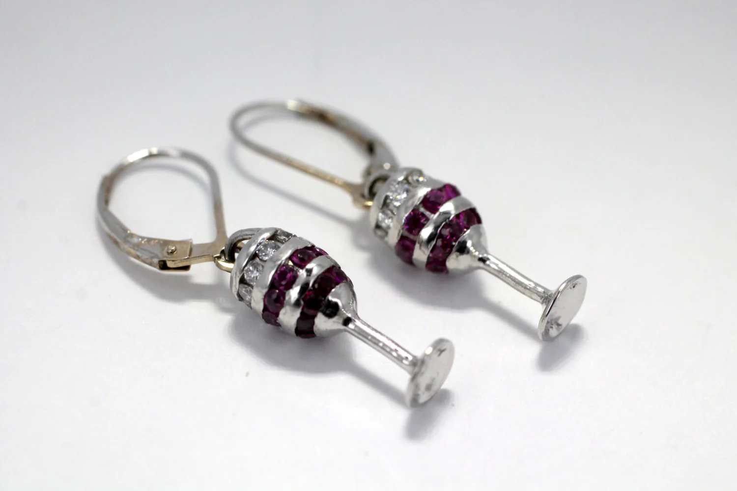 How many diamonds are in each earring?