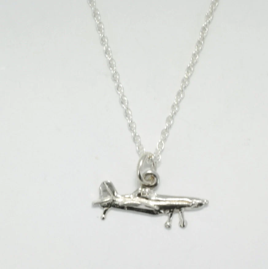 What does a silver necklace symbolize?