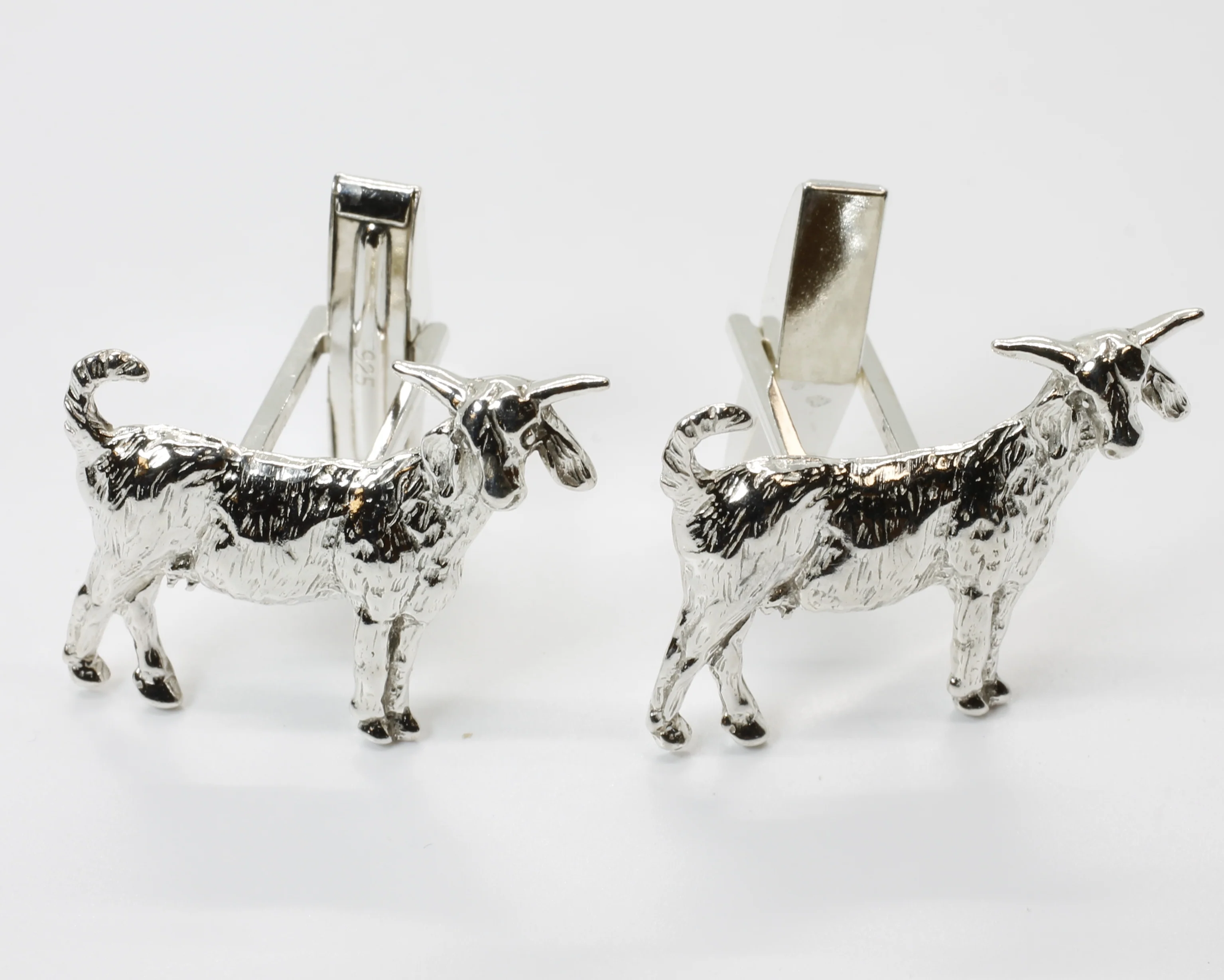 Boer Goat Cuff Links in Medium Size With Horns in 925 Sterling Silver Questions & Answers