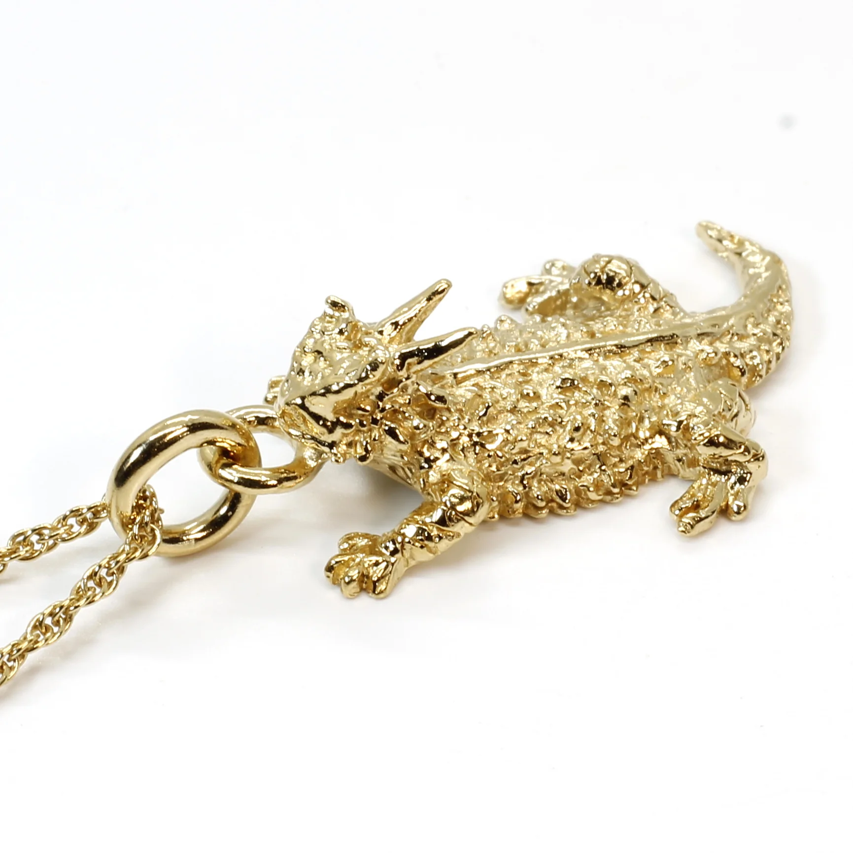 What does the frog jade pendant mean?