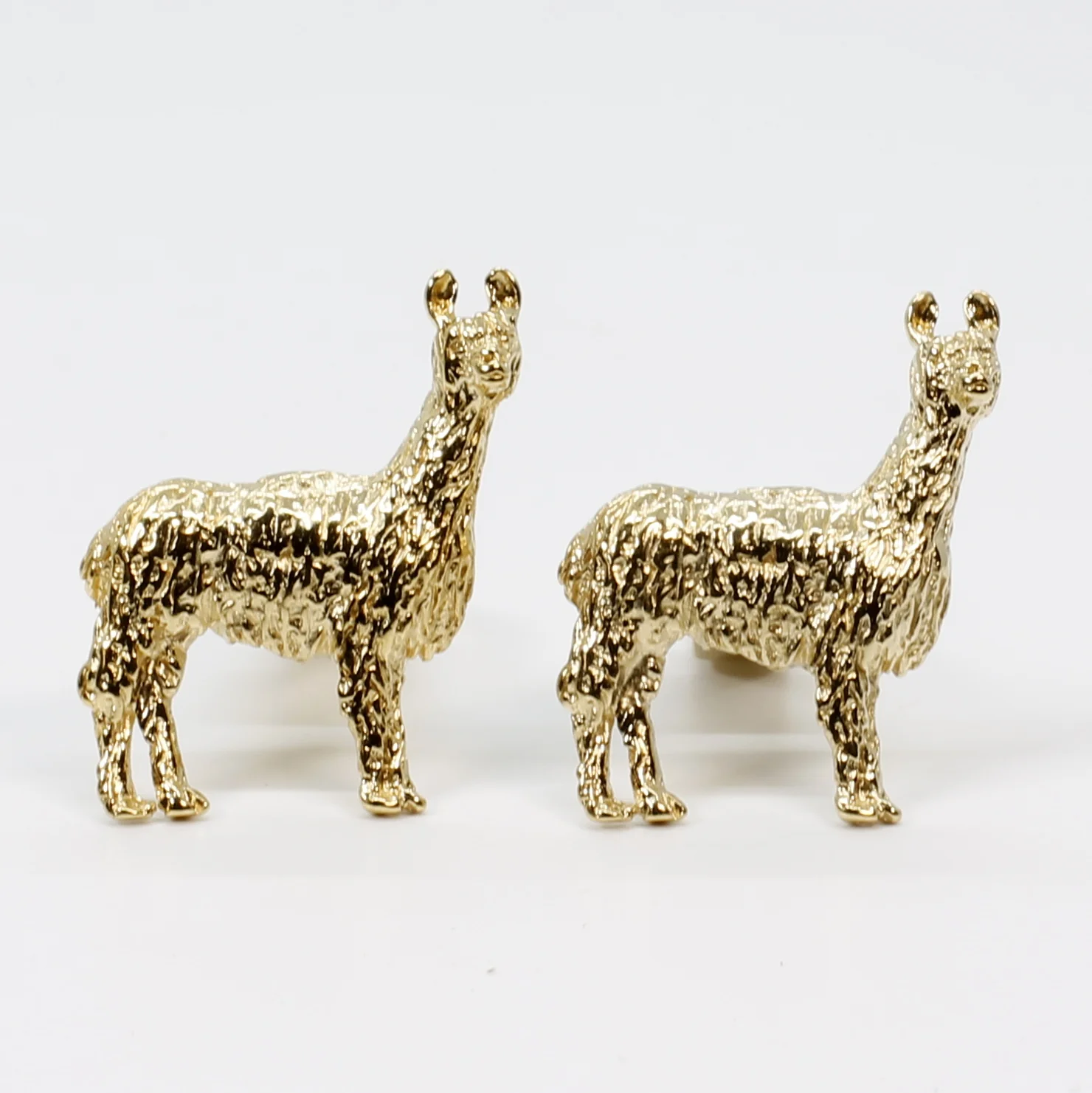 How can you tell if cufflinks are silver?