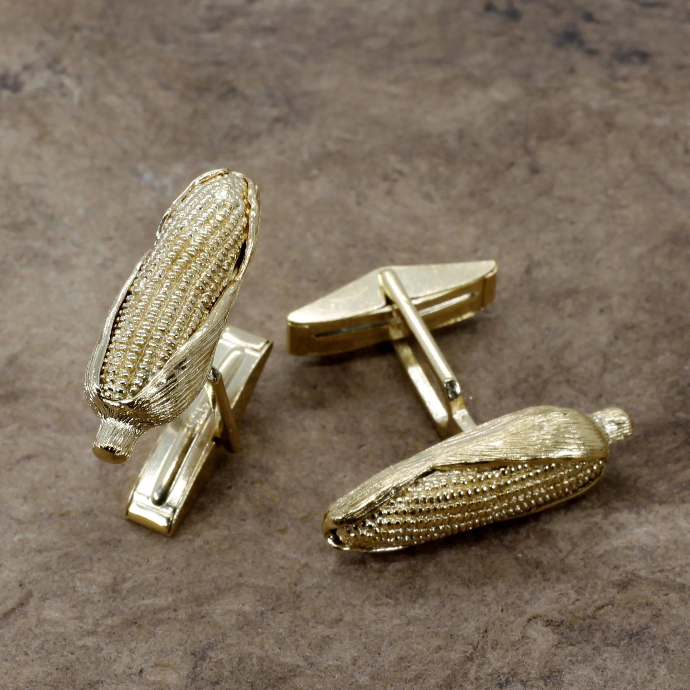 Gold Corn Cob Cuff Links for man with 14kt Gold Vermeil highly detailed Ears of Corn Questions & Answers