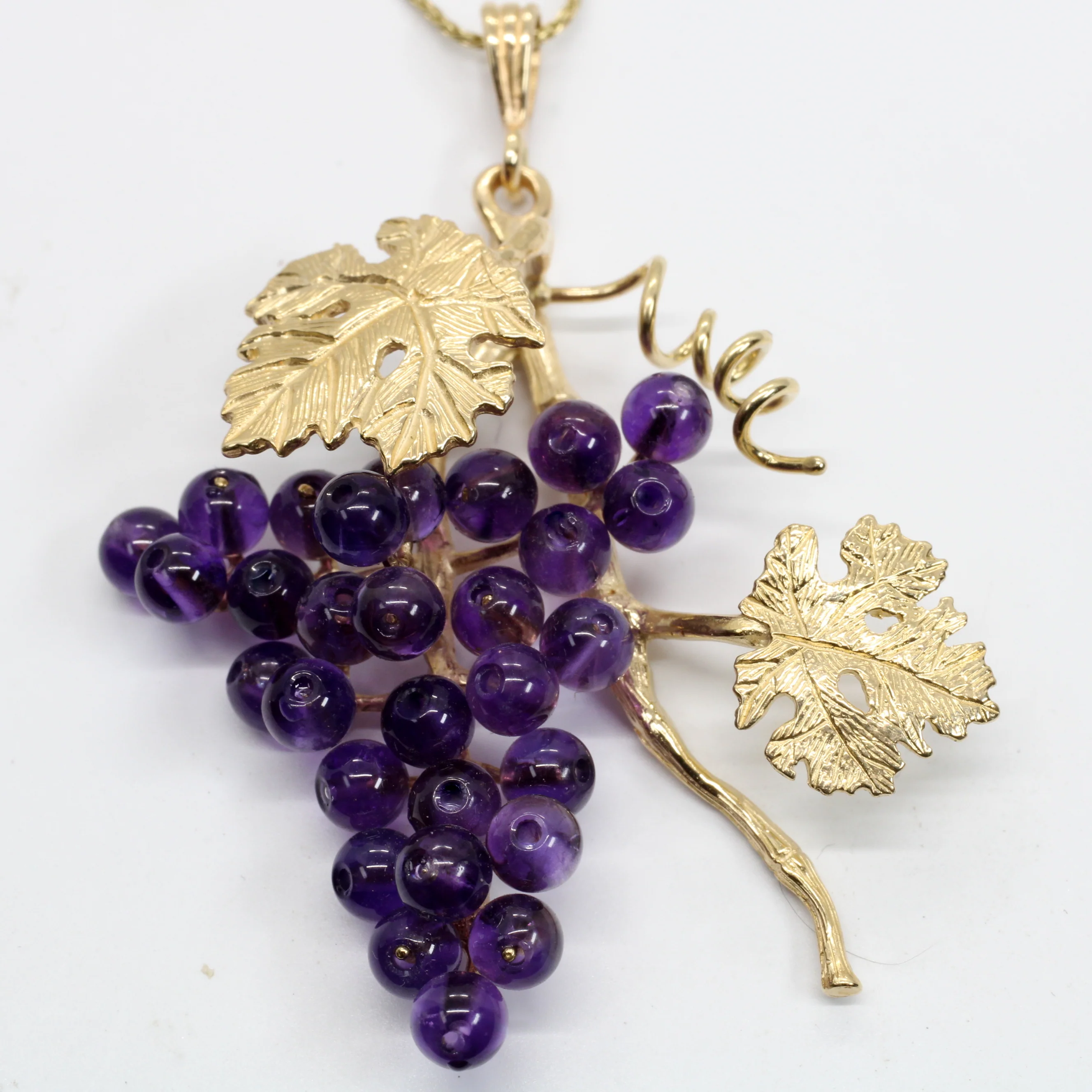 Is there any special design feature on the pendant?