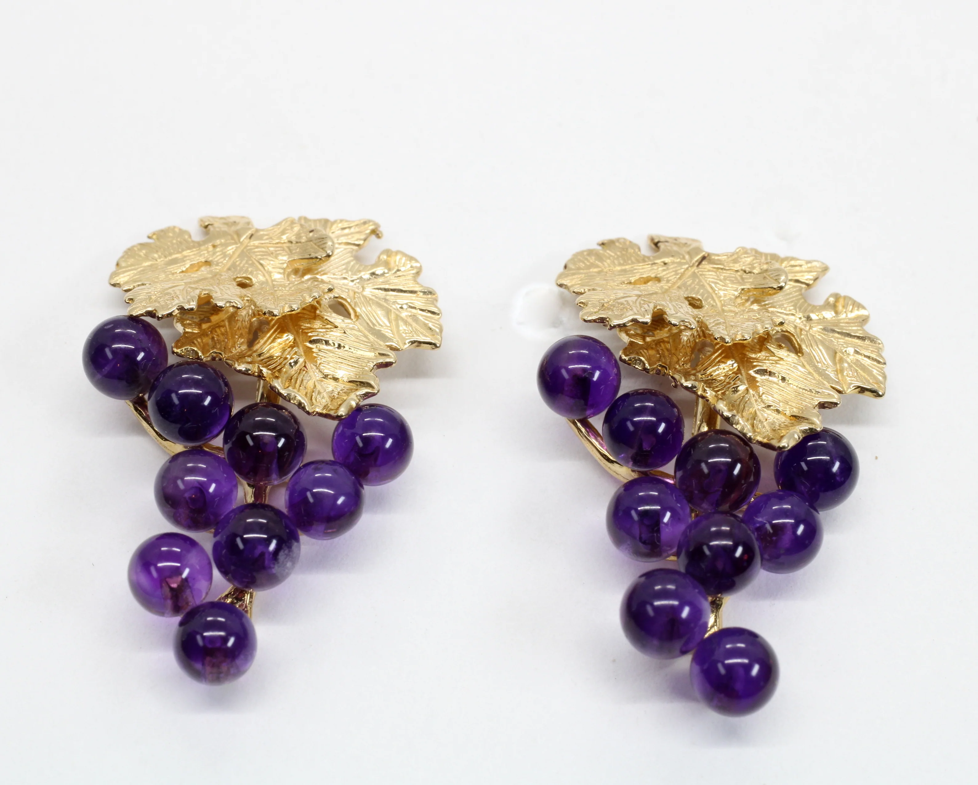Is custom design service available for these earrings?