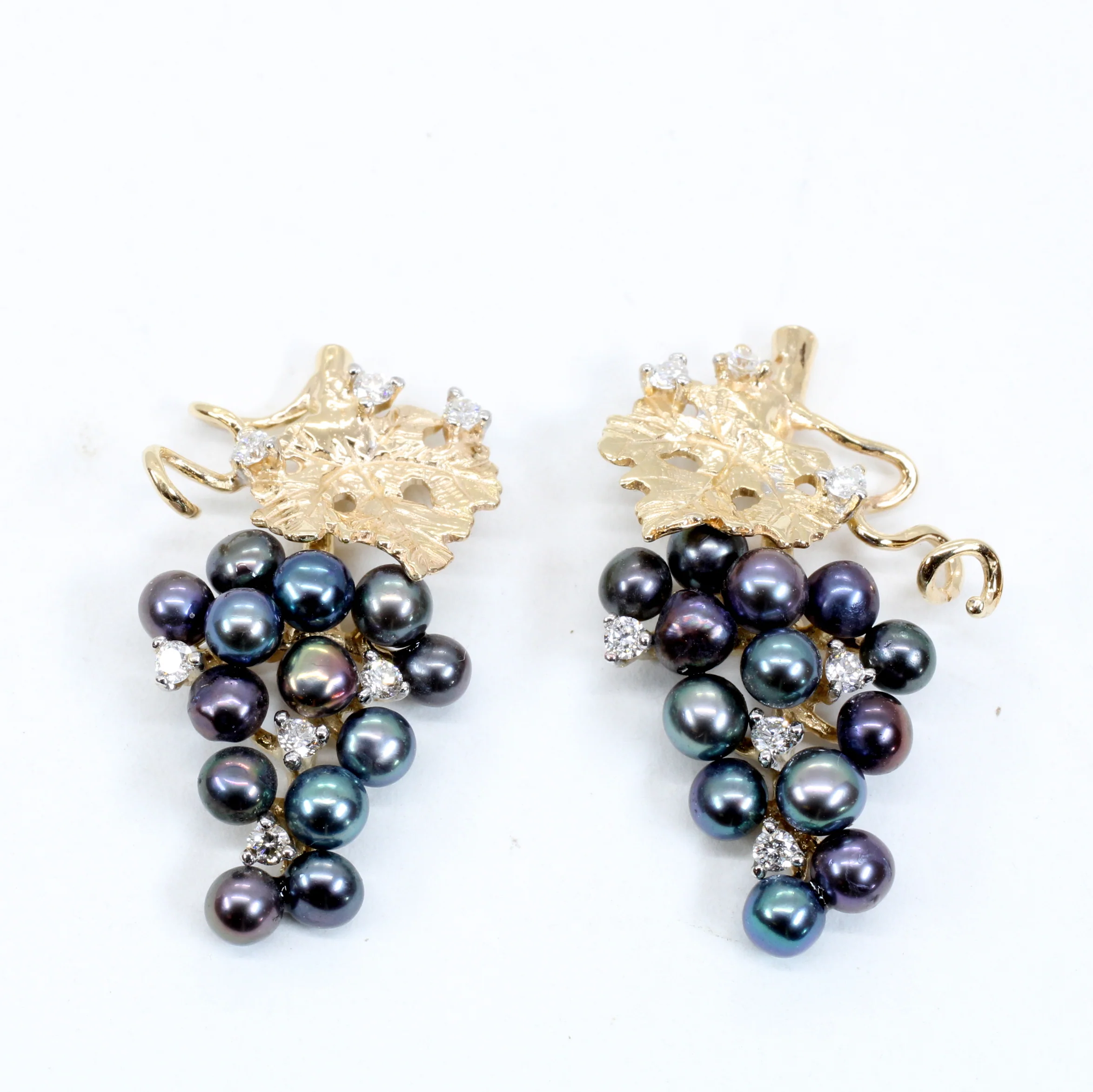 How to tell if black pearls are real?