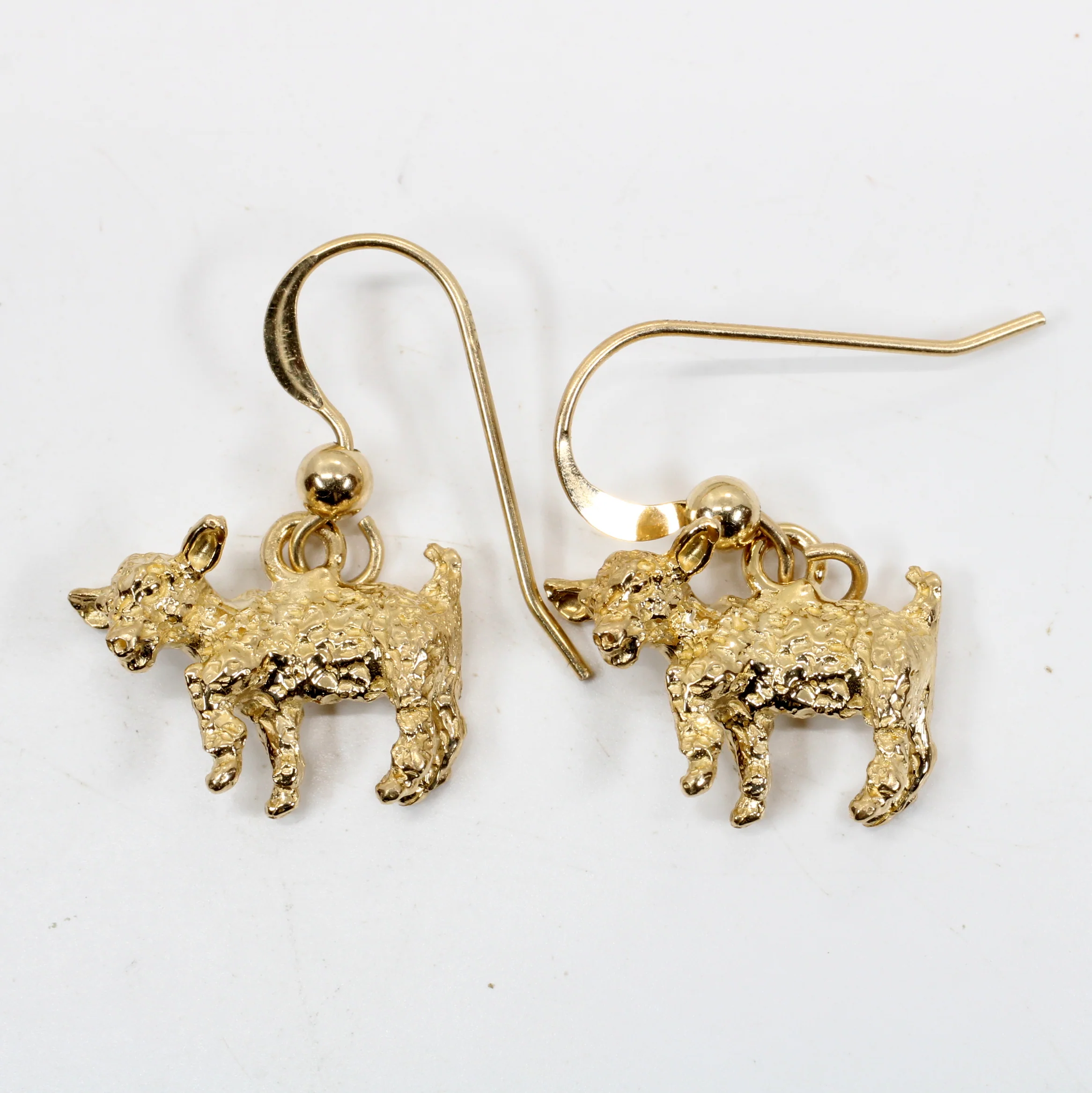 What does it mean to be a gold Goat zodiac?