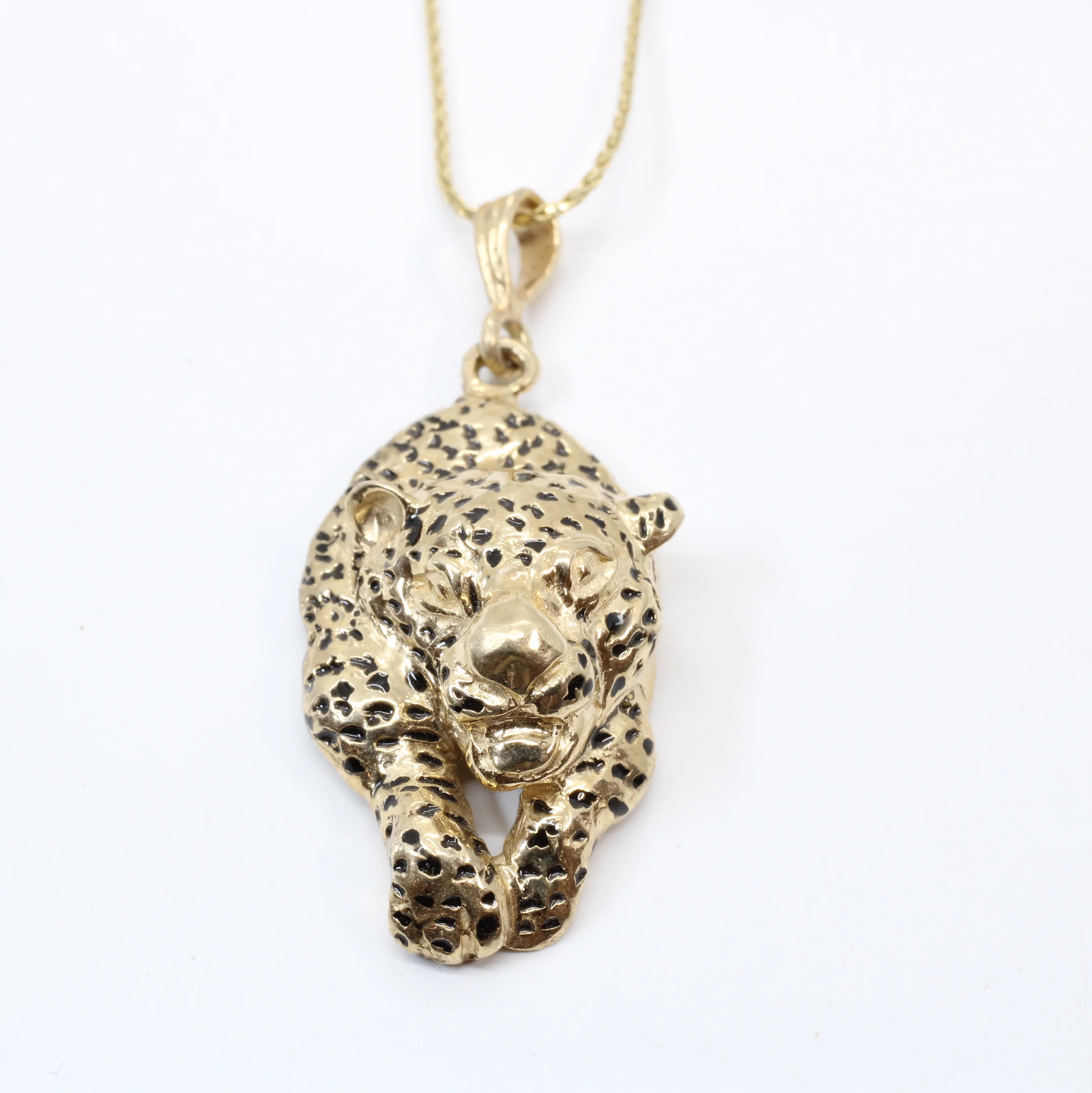 What is the weight of the pendant only?