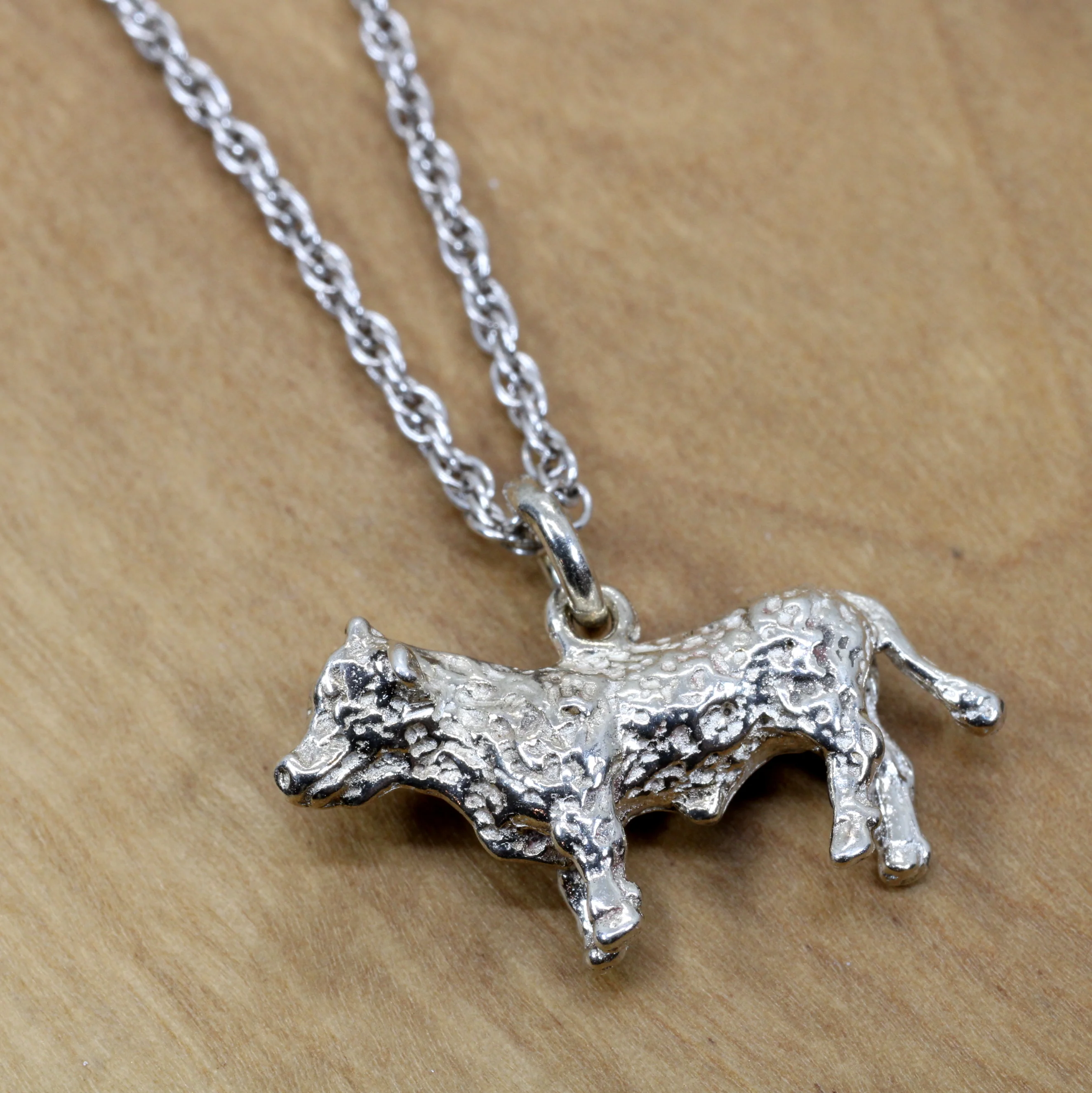 Prize Show Hereford or Charolais Steer Necklace or Charm in Silver Questions & Answers