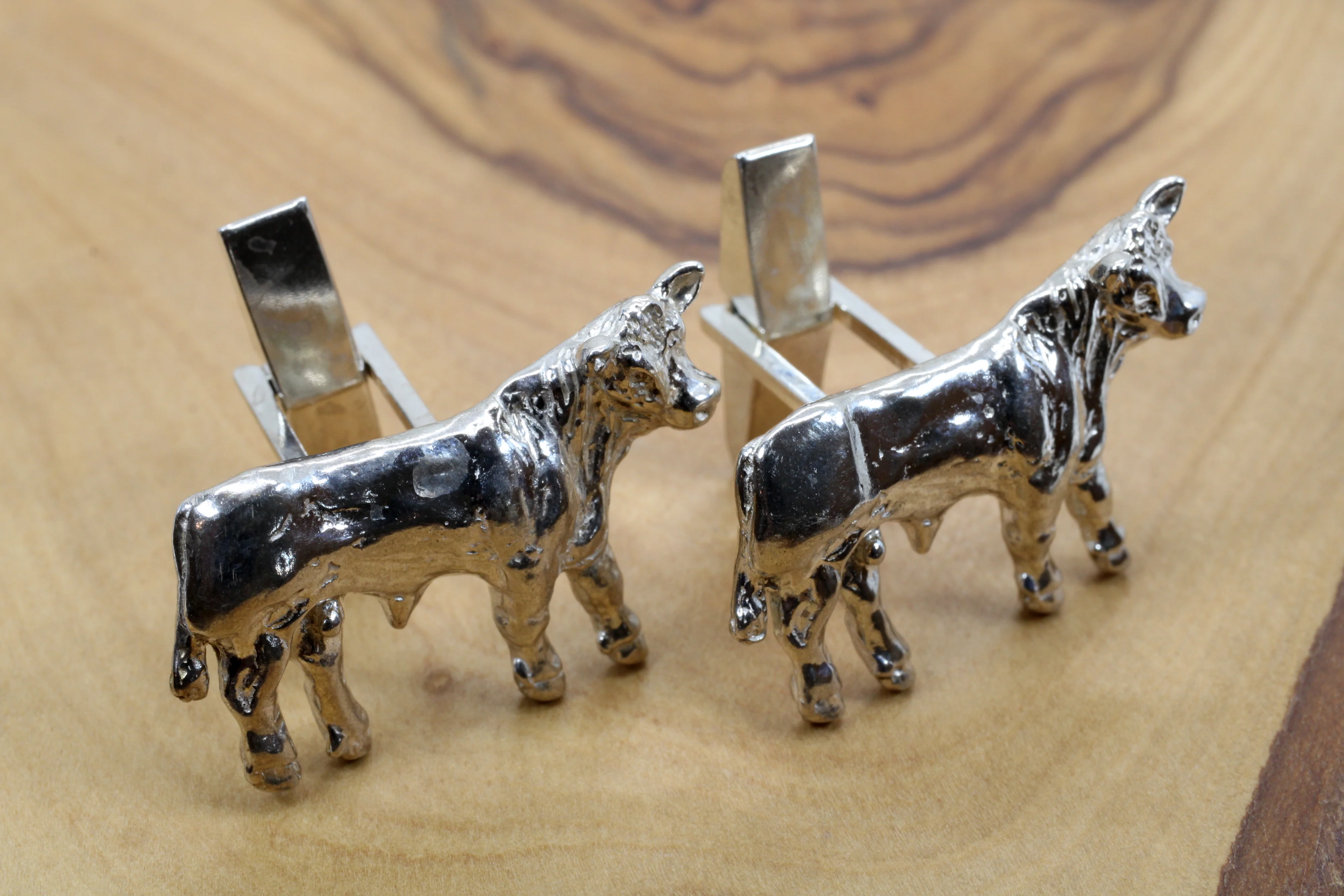 Charolais or Hereford Silver Bull Cuff Links in 925 Sterling Silver Questions & Answers