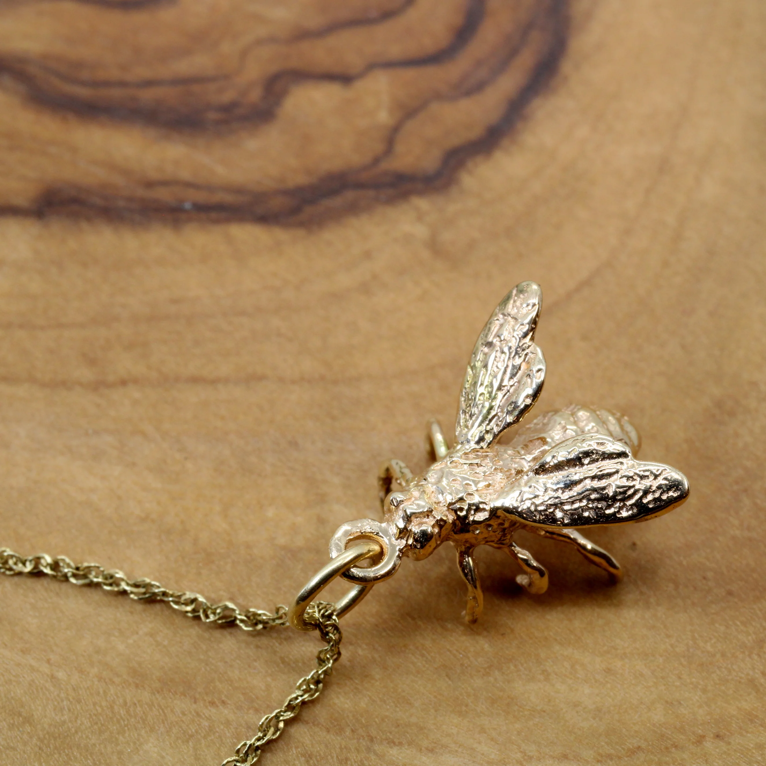 How can you tell if a gold necklace is real gold?