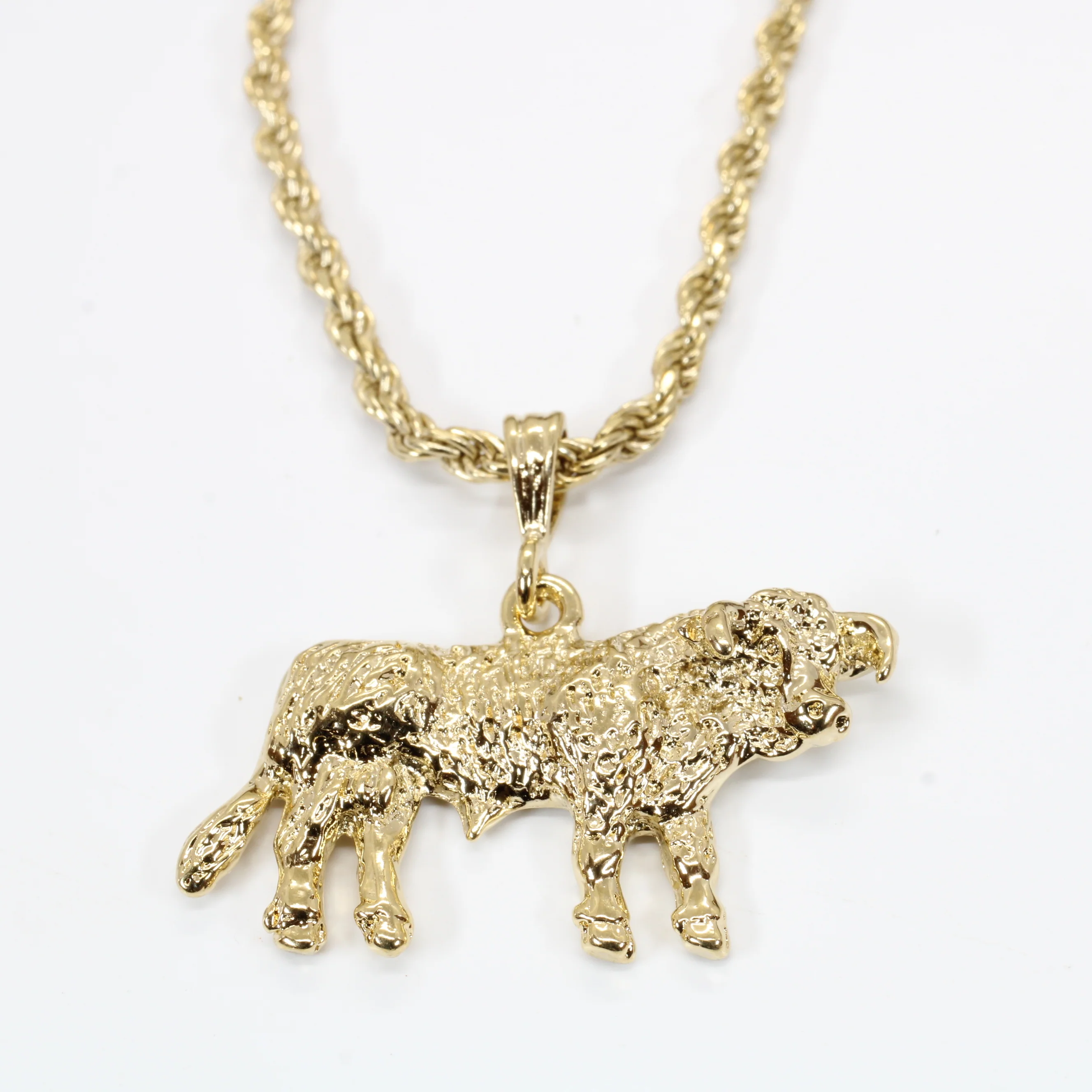 What are the dimensions of the Hereford Bull pendant?