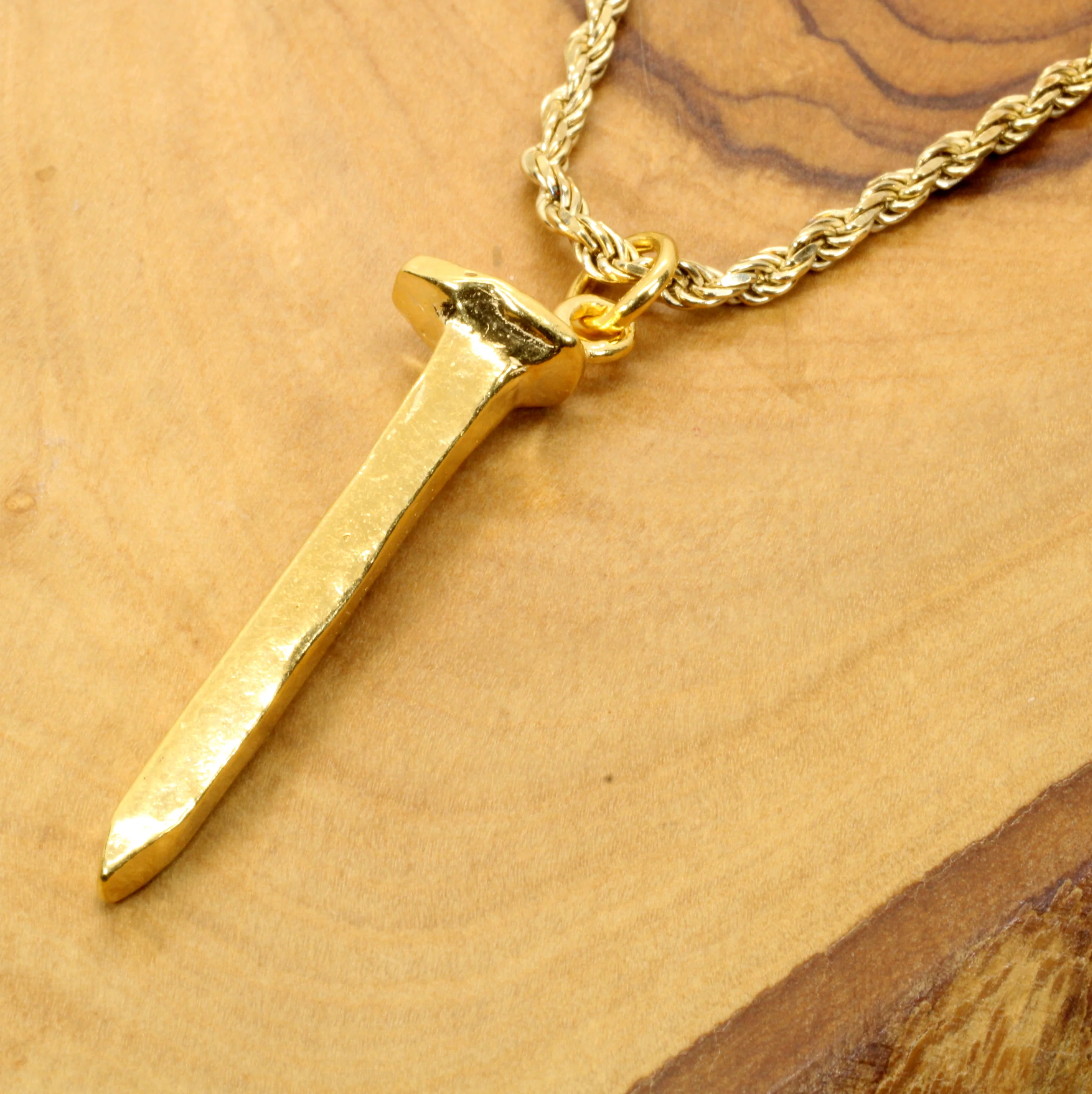 What is gold vermeil necklace?