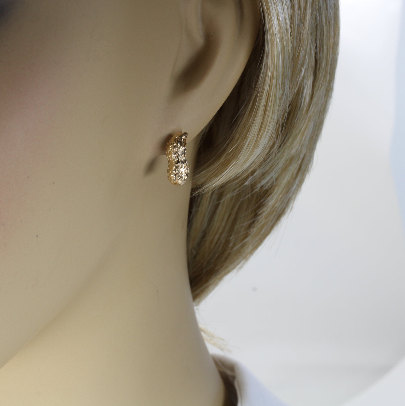 Minimal Pearl Earrings – Rylee's Jewels