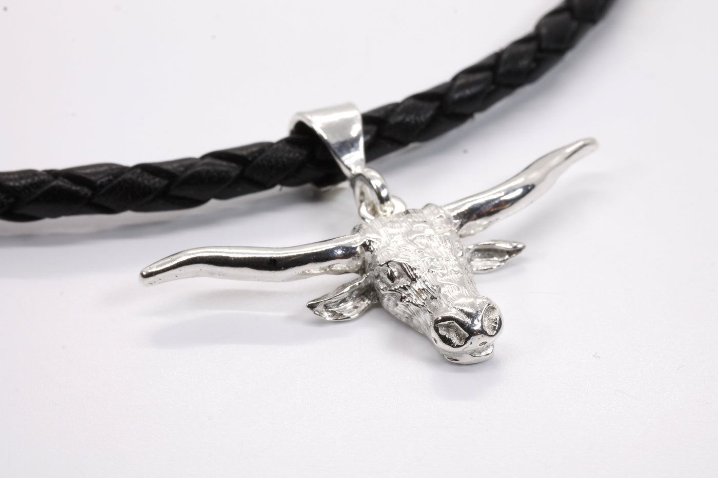 Mens Silver Longhorn Head Necklace On Black Leather Cord
