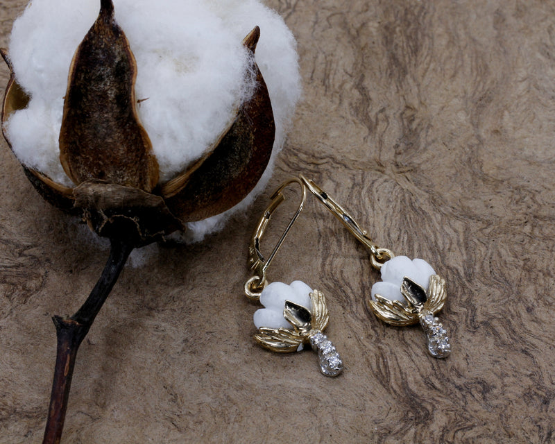 Cotton Boll Necklace And Dangle Earrings with Diamonds in Yellow Gold