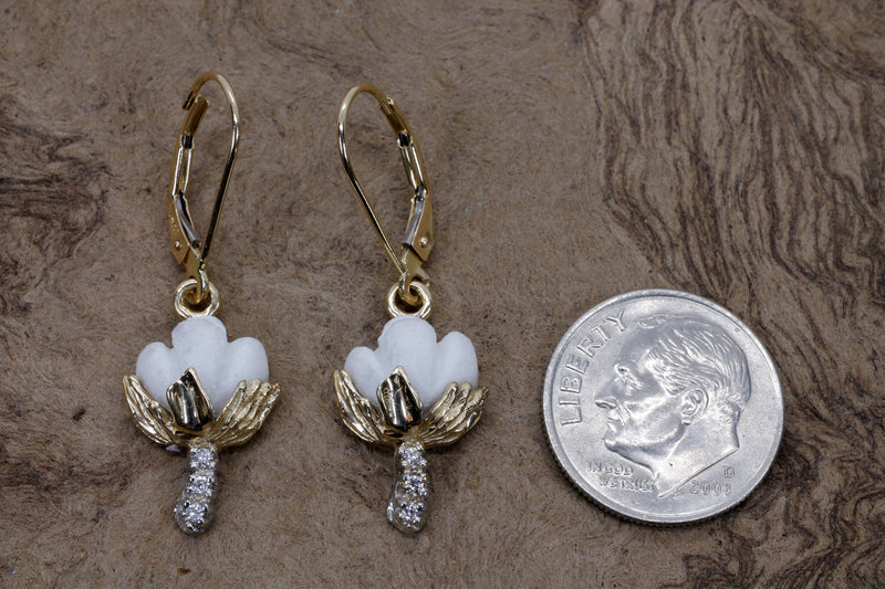 Cotton Boll Necklace And Dangle Earrings with Diamonds in Yellow Gold